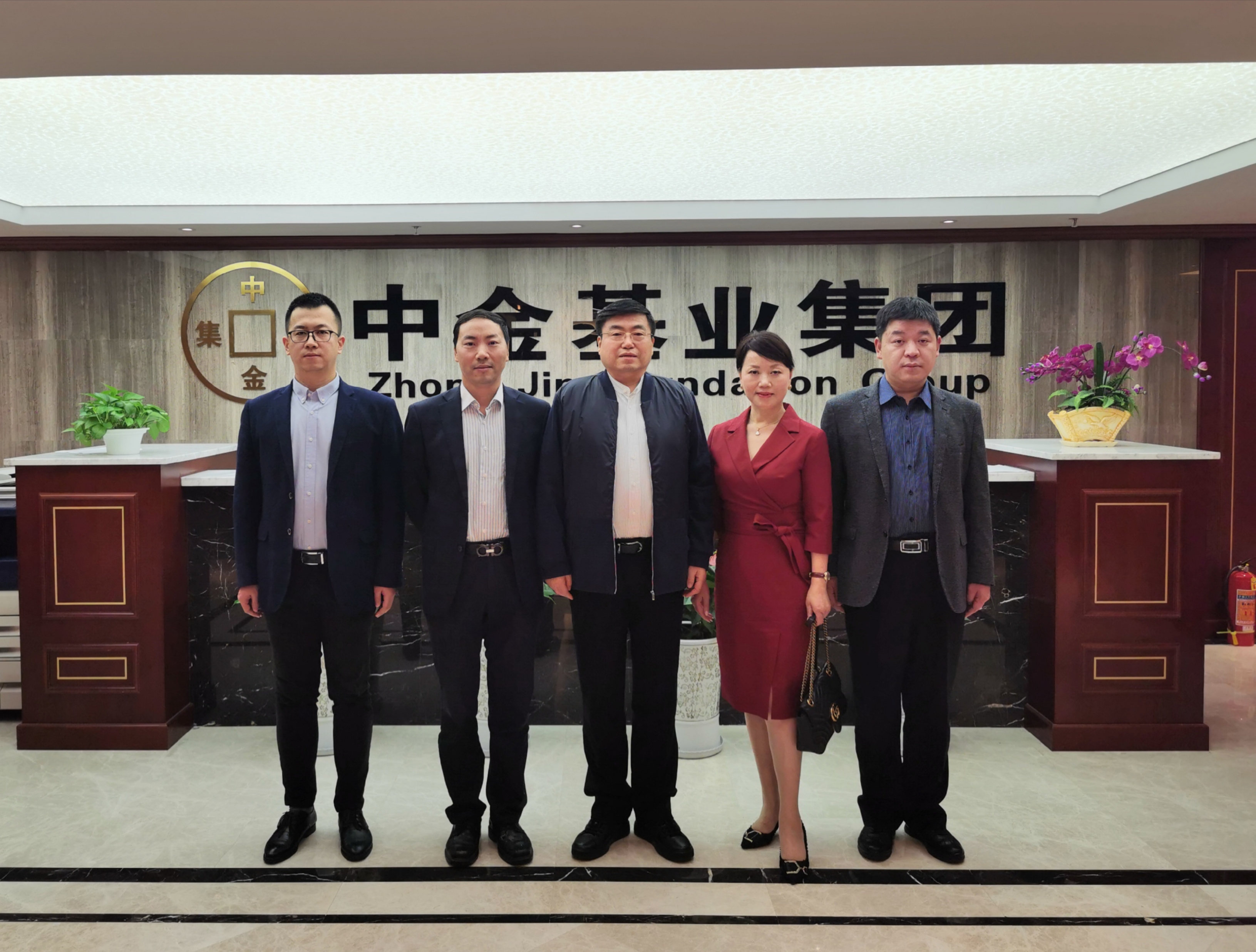獨(dú)角獸領(lǐng)袖聯(lián)盟發(fā)起人宗麗華女士一行到訪北京金亞潤(rùn)